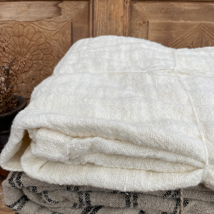 ANGASTON HANDLOOMED LINEN THROW